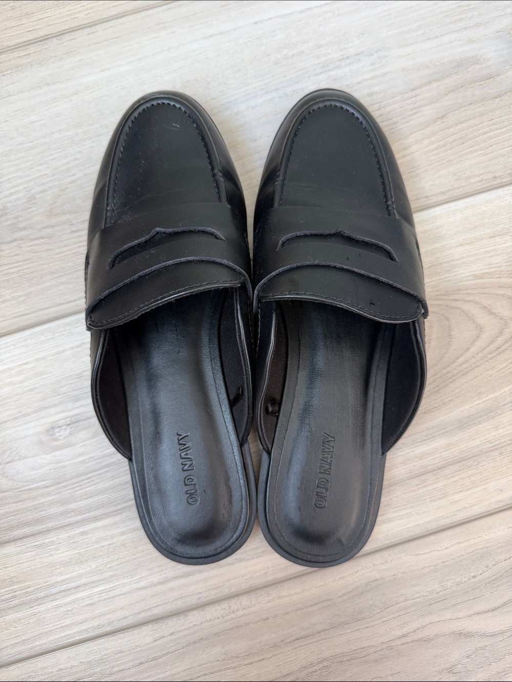 Size 8 Old Navy Black Faux-Leather Slip-On Penny Mules